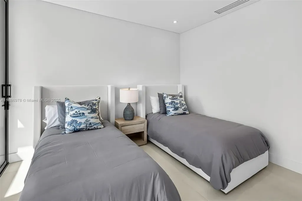 620 Solar Isle Drive Fort Lauderdale FL 33301