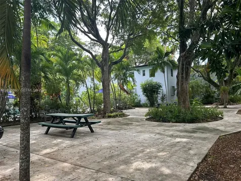 7865 SW 57th Avenue Miami FL 33143