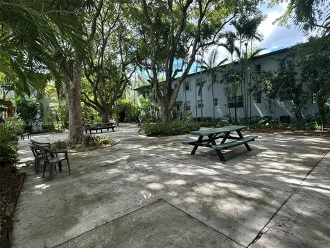 7865 SW 57th Avenue Miami FL 33143
