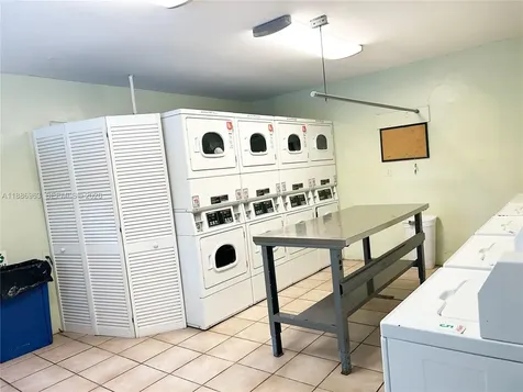 7865 SW 57th Avenue Miami FL 33143