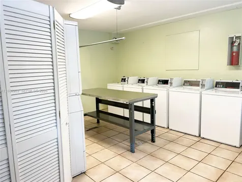 7865 SW 57th Avenue Miami FL 33143
