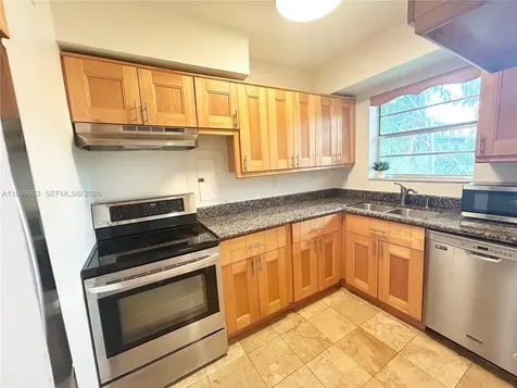 7865 SW 57th Avenue Miami FL 33143