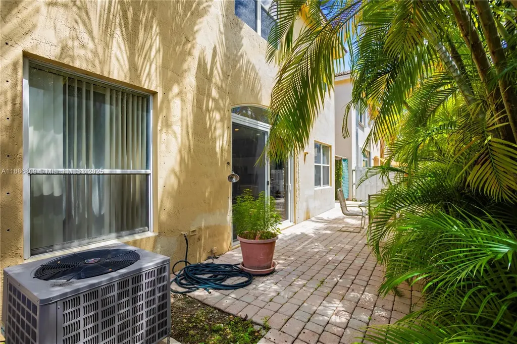 Hollywood FL 33312
