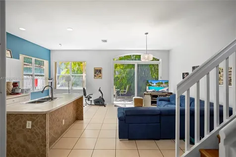 Hollywood FL 33312