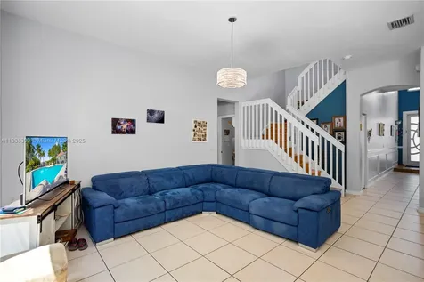 Hollywood FL 33312