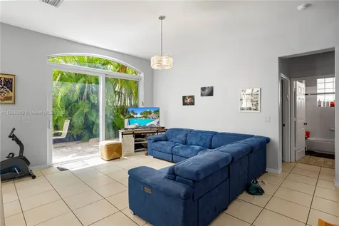 Hollywood FL 33312