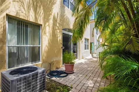 Hollywood FL 33312