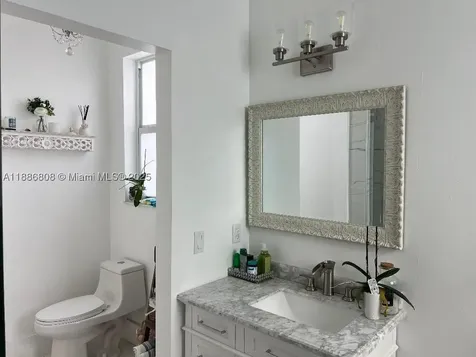 18247 NW 88th Place Hialeah FL 33018