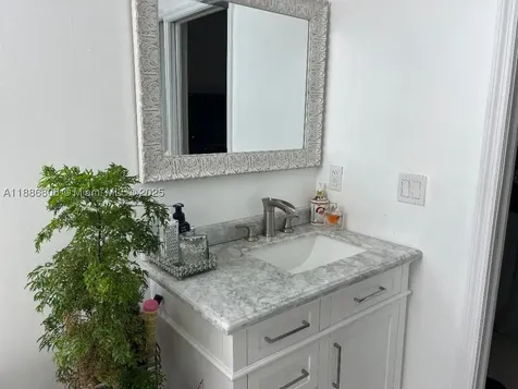 18247 NW 88th Place Hialeah FL 33018