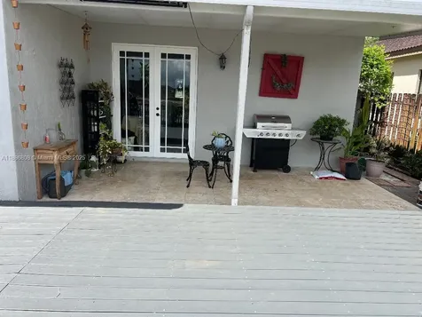 18247 NW 88th Place Hialeah FL 33018