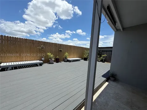 18247 NW 88th Place Hialeah FL 33018