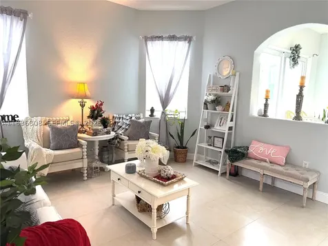 18247 NW 88th Place Hialeah FL 33018