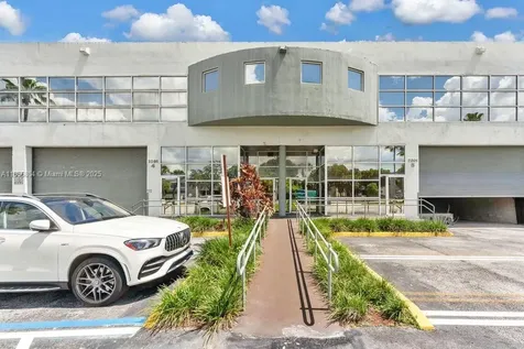 2201 NW 102nd Place Doral FL 33172