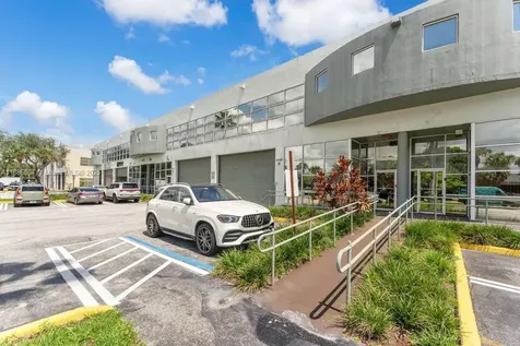 2201 NW 102nd Place Doral FL 33172