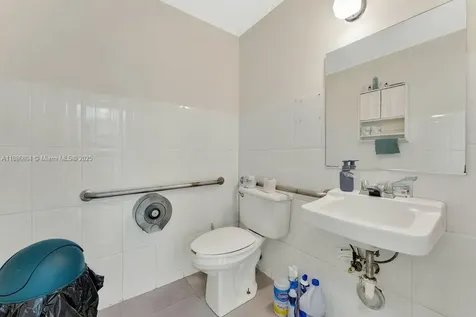2201 NW 102nd Place Doral FL 33172