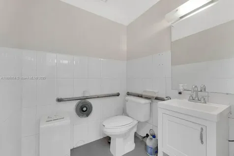 2201 NW 102nd Place Doral FL 33172