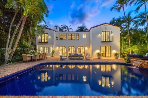 6065 Pine Tree Drive Miami Beach FL 33140