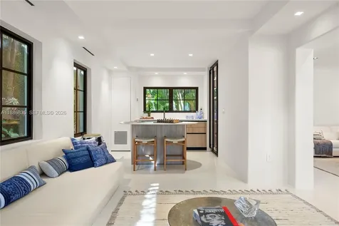 6065 Pine Tree Drive Miami Beach FL 33140