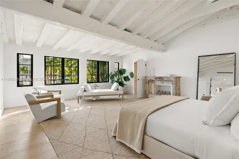 6065 Pine Tree Drive Miami Beach FL 33140