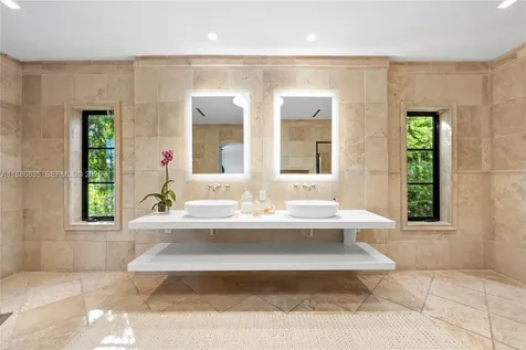 6065 Pine Tree Drive Miami Beach FL 33140