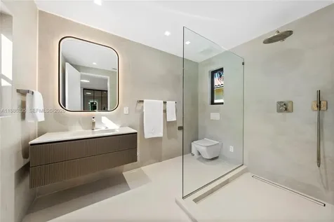 6065 Pine Tree Drive Miami Beach FL 33140