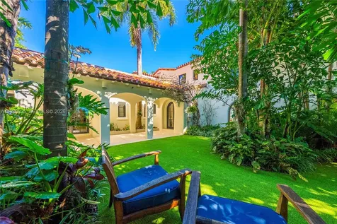 6065 Pine Tree Drive Miami Beach FL 33140