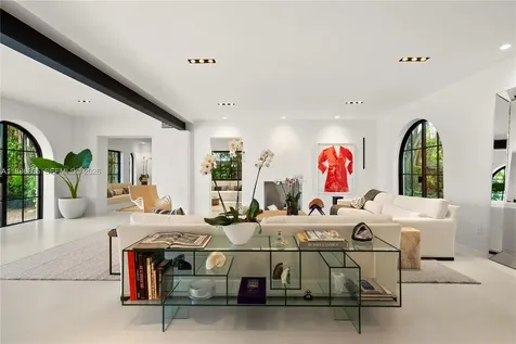 6065 Pine Tree Drive Miami Beach FL 33140