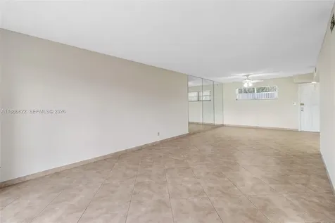 9820 S Hollybrook Lake Drive Pembroke Pines FL 33025
