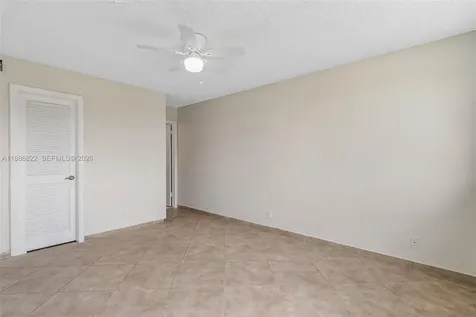 9820 S Hollybrook Lake Drive Pembroke Pines FL 33025