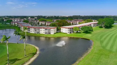 9820 S Hollybrook Lake Drive Pembroke Pines FL 33025