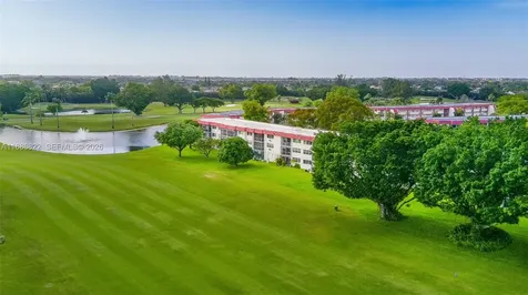 9820 S Hollybrook Lake Drive Pembroke Pines FL 33025