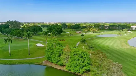 9820 S Hollybrook Lake Drive Pembroke Pines FL 33025