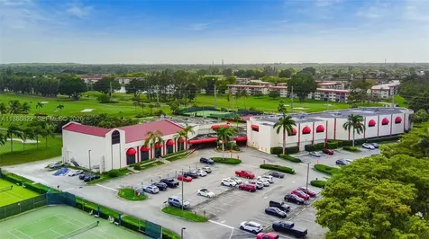 9820 S Hollybrook Lake Drive Pembroke Pines FL 33025
