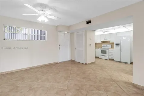 9820 S Hollybrook Lake Drive Pembroke Pines FL 33025