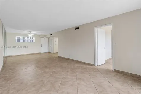 9820 S Hollybrook Lake Drive Pembroke Pines FL 33025