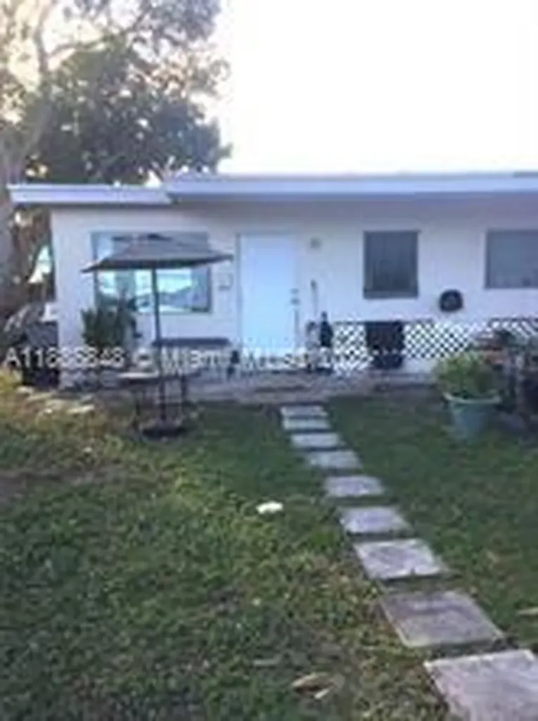 3477 NE 13 Oakland Park FL 33334