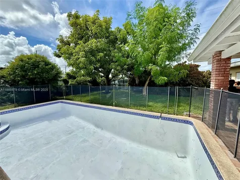 3310 SW 94th Place Miami FL 33165