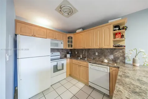 8005 Lake Drive Doral FL 33166