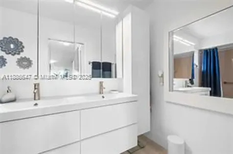 10042 SW 220th Street Cutler Bay FL 33190