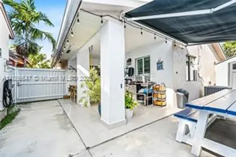 10042 SW 220th Street Cutler Bay FL 33190