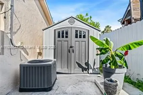 10042 SW 220th Street Cutler Bay FL 33190