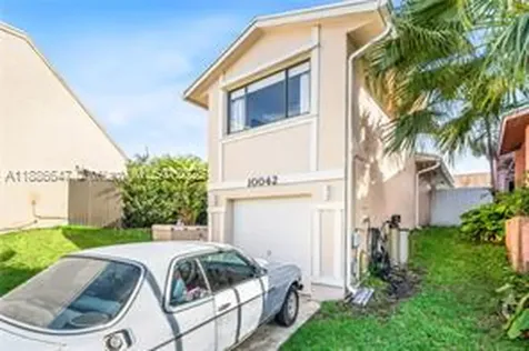 10042 SW 220th Street Cutler Bay FL 33190