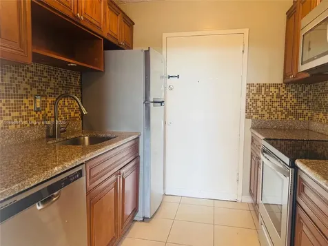 2000 NE 135th Street North Miami FL 33181