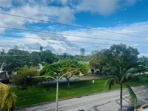 2000 NE 135th Street North Miami FL 33181