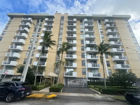 2000 NE 135th Street North Miami FL 33181