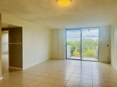 2000 NE 135th Street North Miami FL 33181