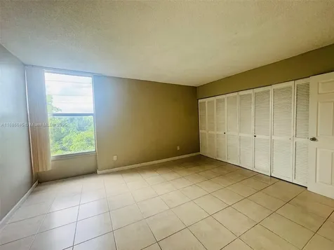 2000 NE 135th Street North Miami FL 33181