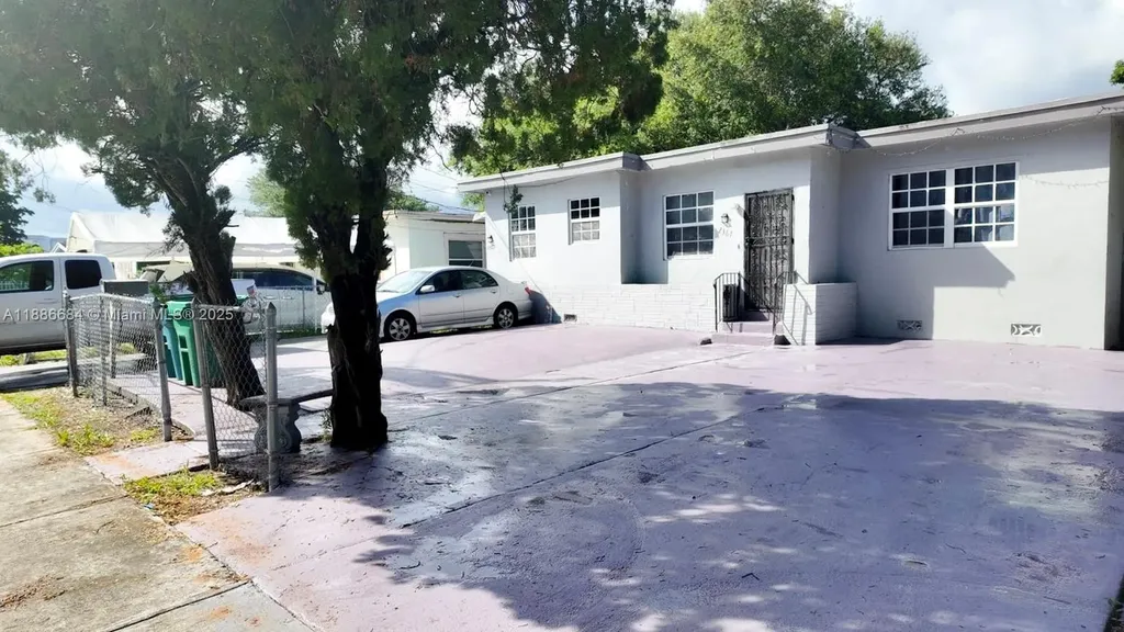 2367 NW 82nd Street Miami FL 33147