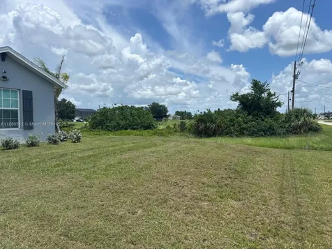 153 Pembroke Street Lehigh Acres FL 33974