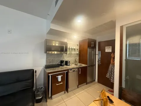 1036 Ocean Drive Miami Beach FL 33139